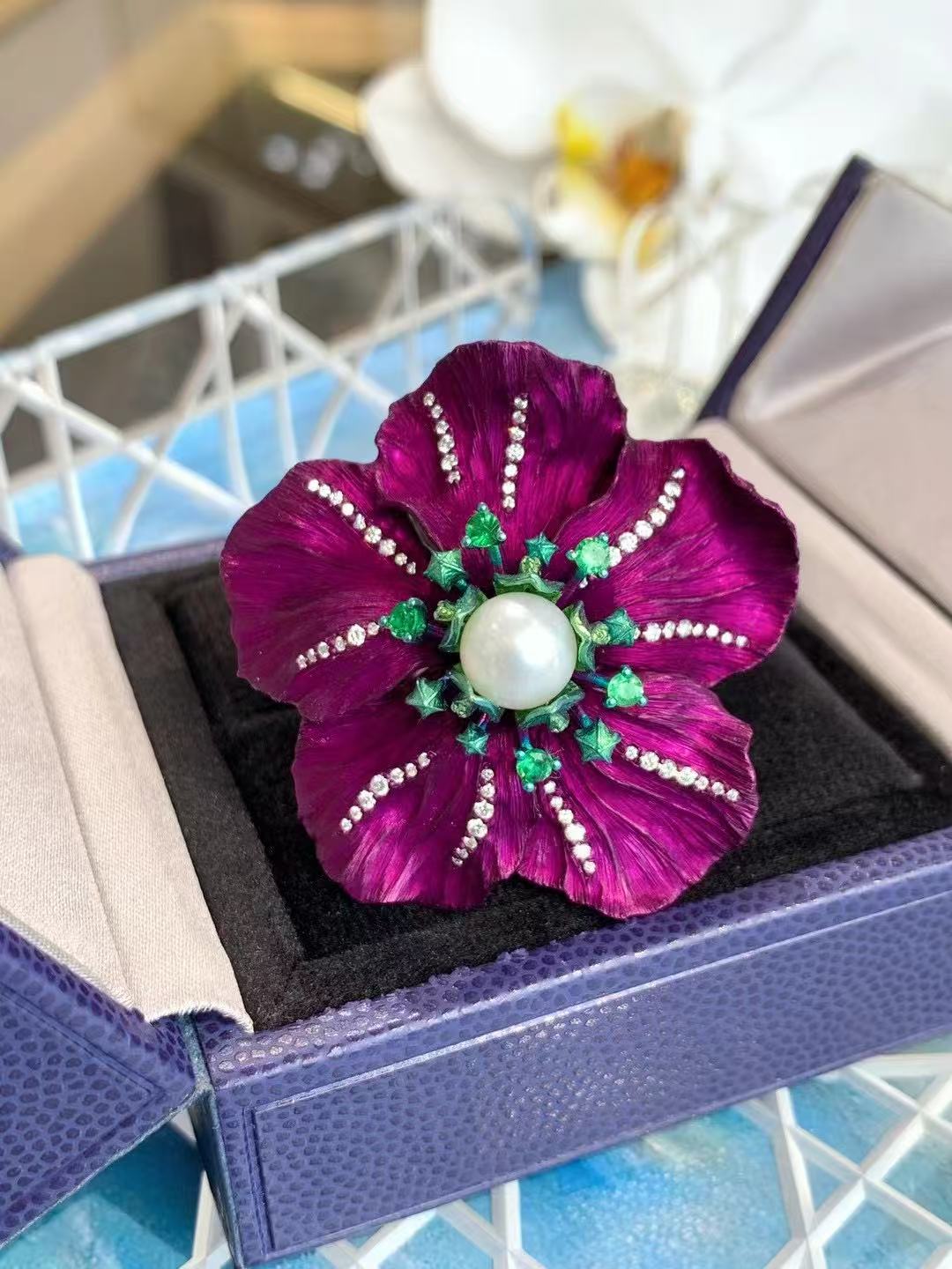 Jewelry Titanium and aluminum diamond Australian White Pearl brooch 50mm